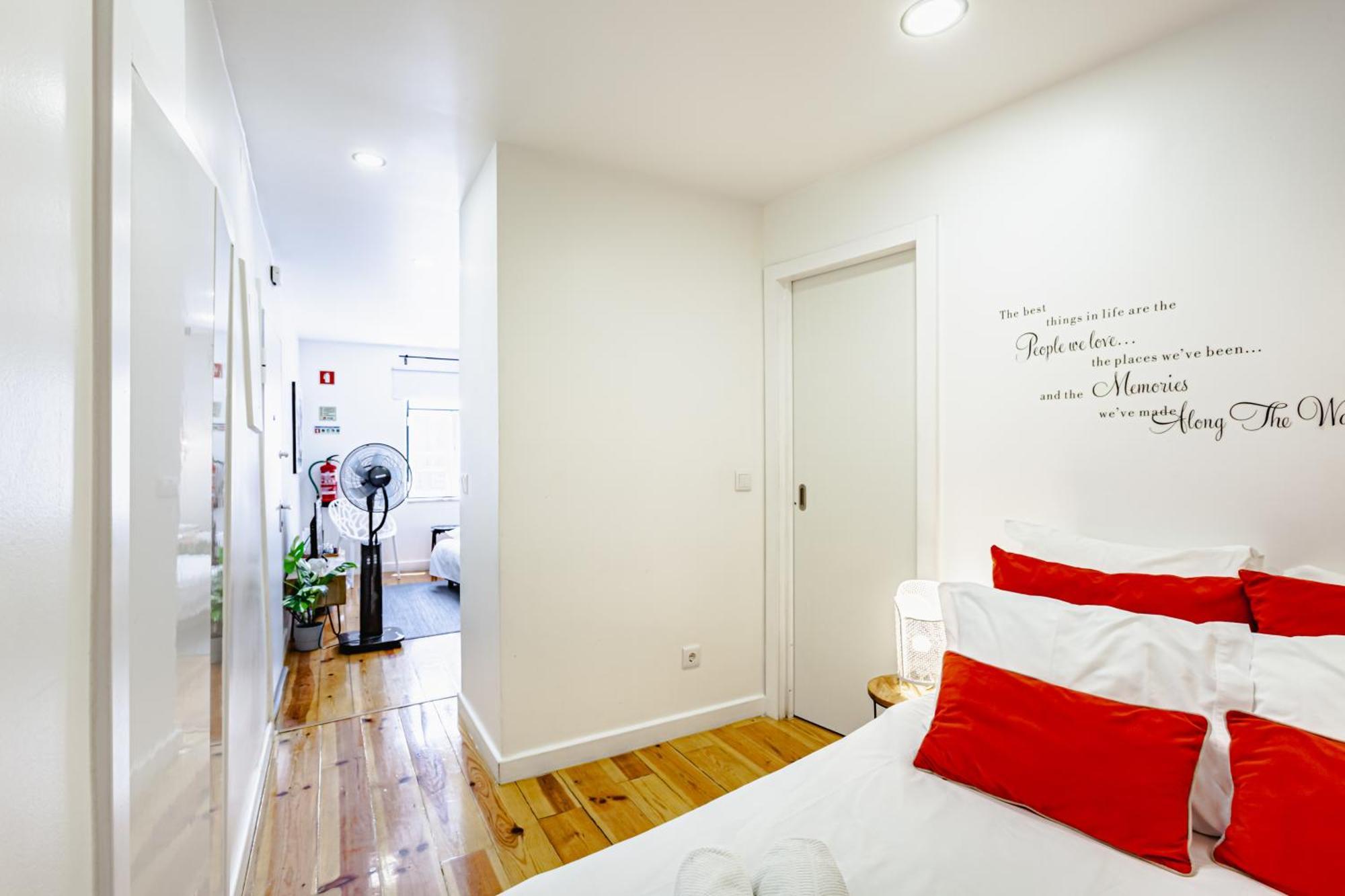 Visit Lisbon4Fun - Alfama Apartment ภายนอก รูปภาพ