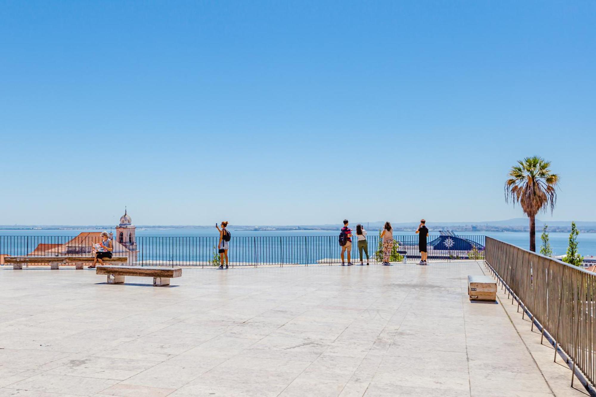 Visit Lisbon4Fun - Alfama Apartment ภายนอก รูปภาพ
