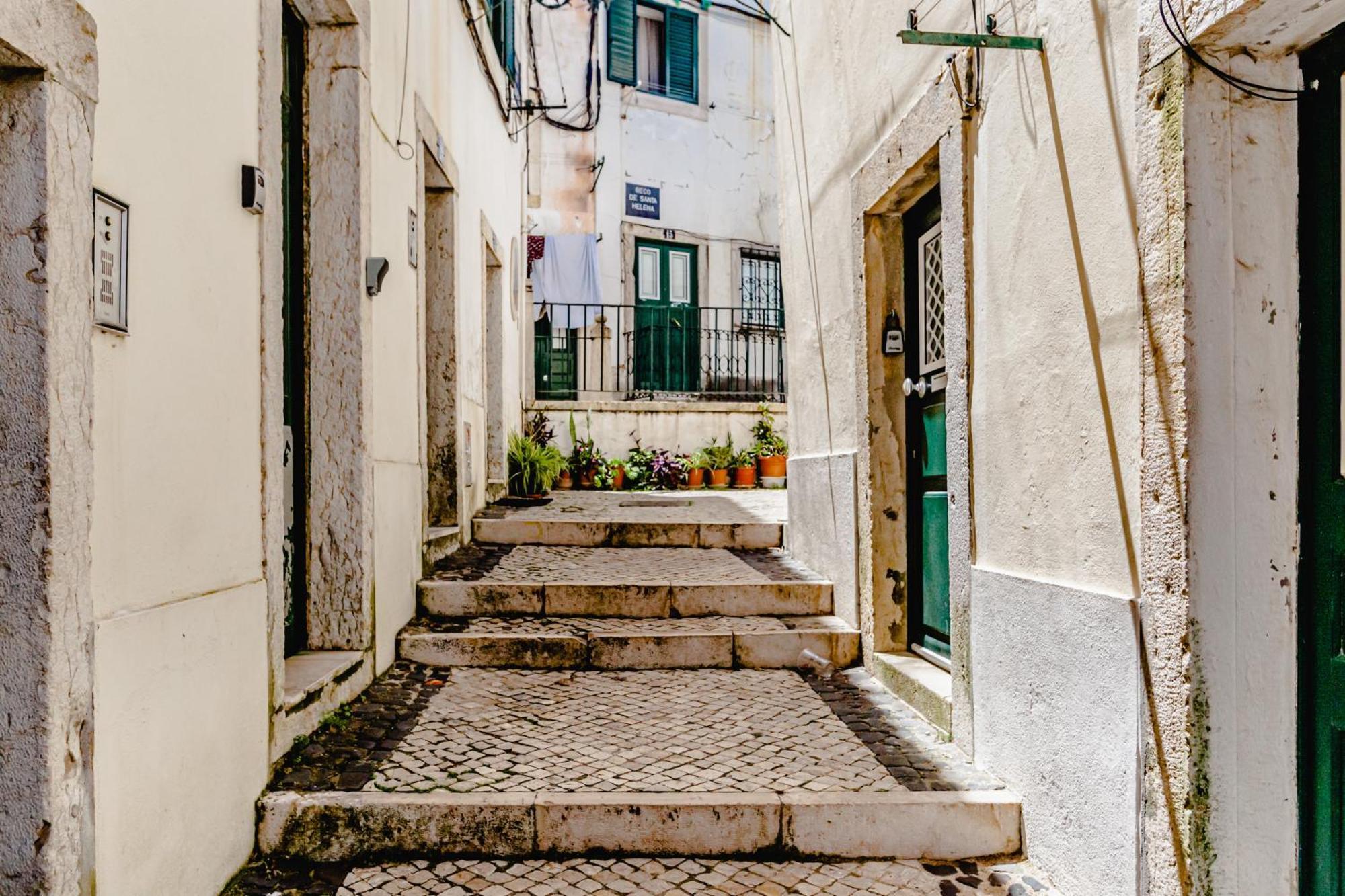 Visit Lisbon4Fun - Alfama Apartment ภายนอก รูปภาพ
